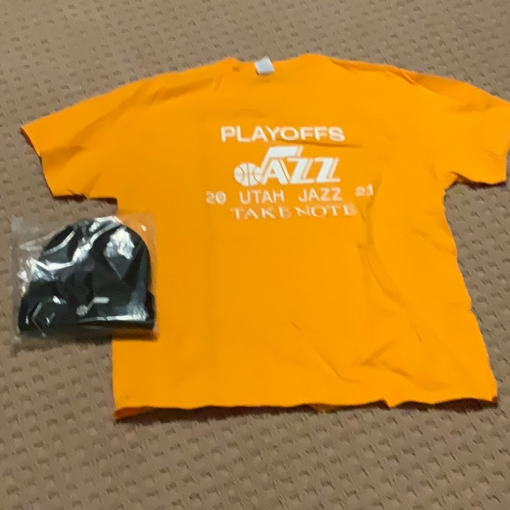 Utah Jazz NBA yellow tshirt and beanie size XL
